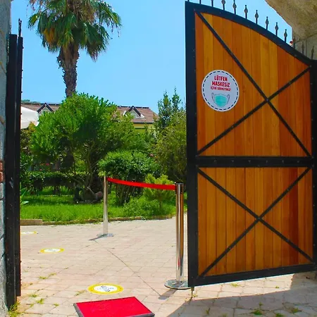 Carmina מלון Ovacık