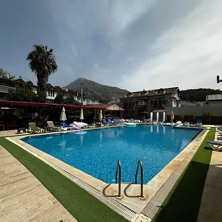 Hotel Carmina 3*