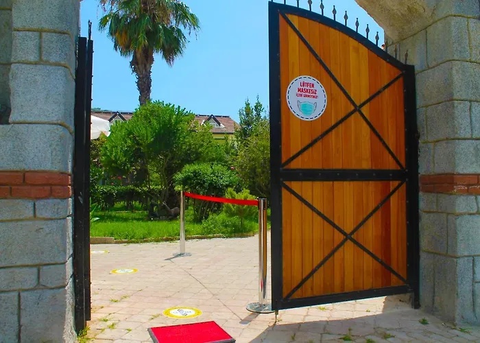 Carmina Hotel Ovacık