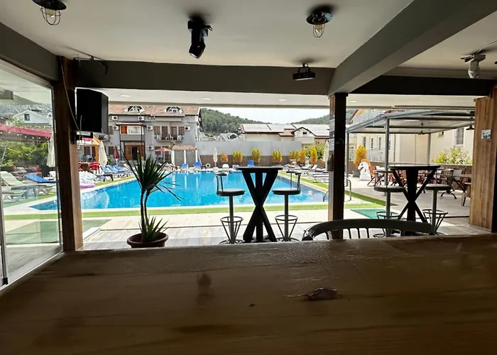 Carmina Hotel Ovacık