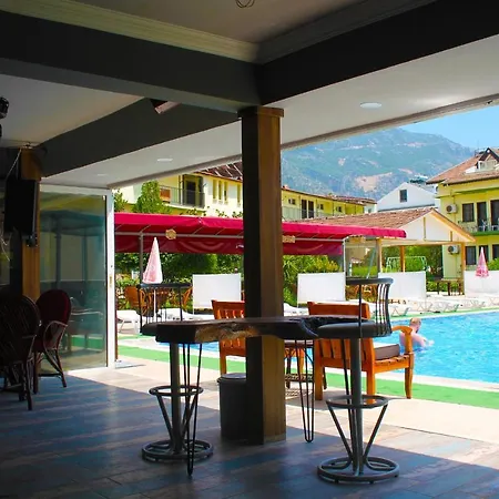 Carmina Hotel 3*