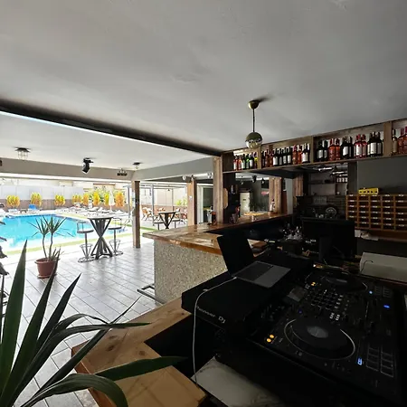 Hotel Carmina 3*