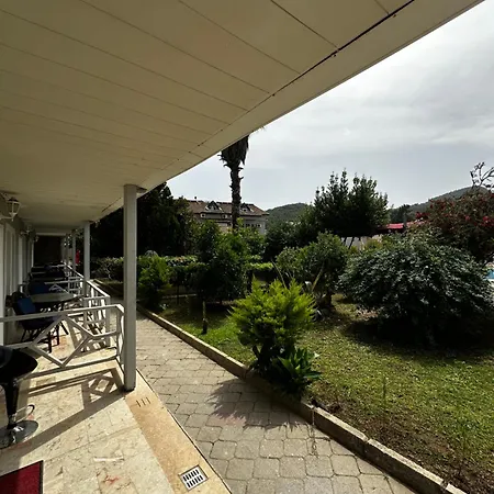 Carmina מלון 3*