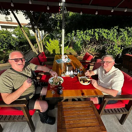 Ξενοδοχείο Carmina 3*