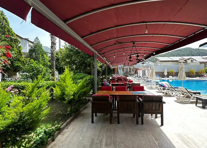 Carmina Hotel 3*