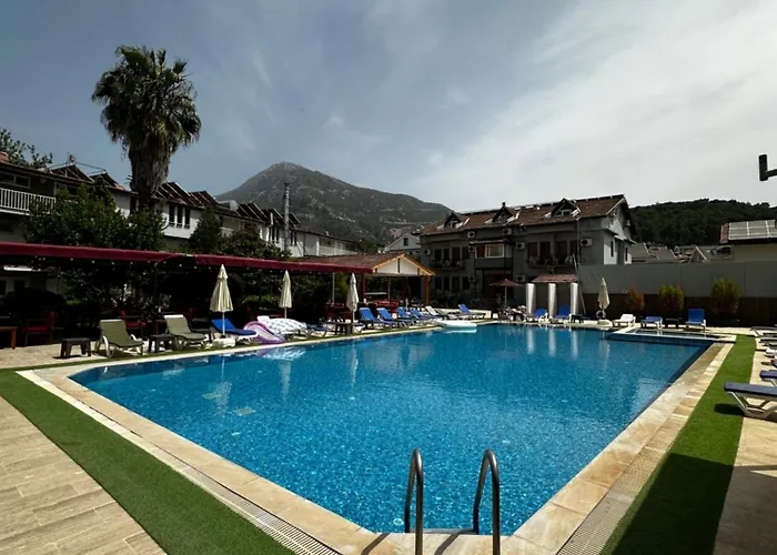 Hotel Carmina 3*