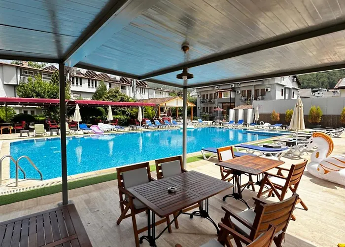 Hotell Carmina Ovacık